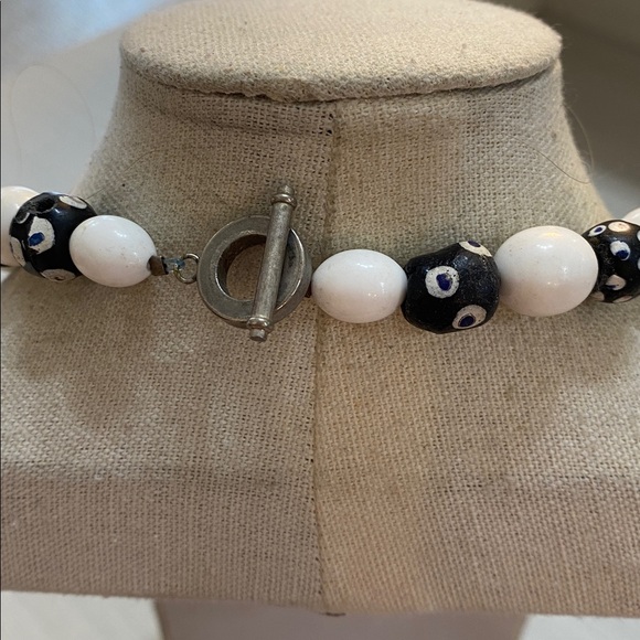 Black and white beaded
Necklace - Picture 2 of 3